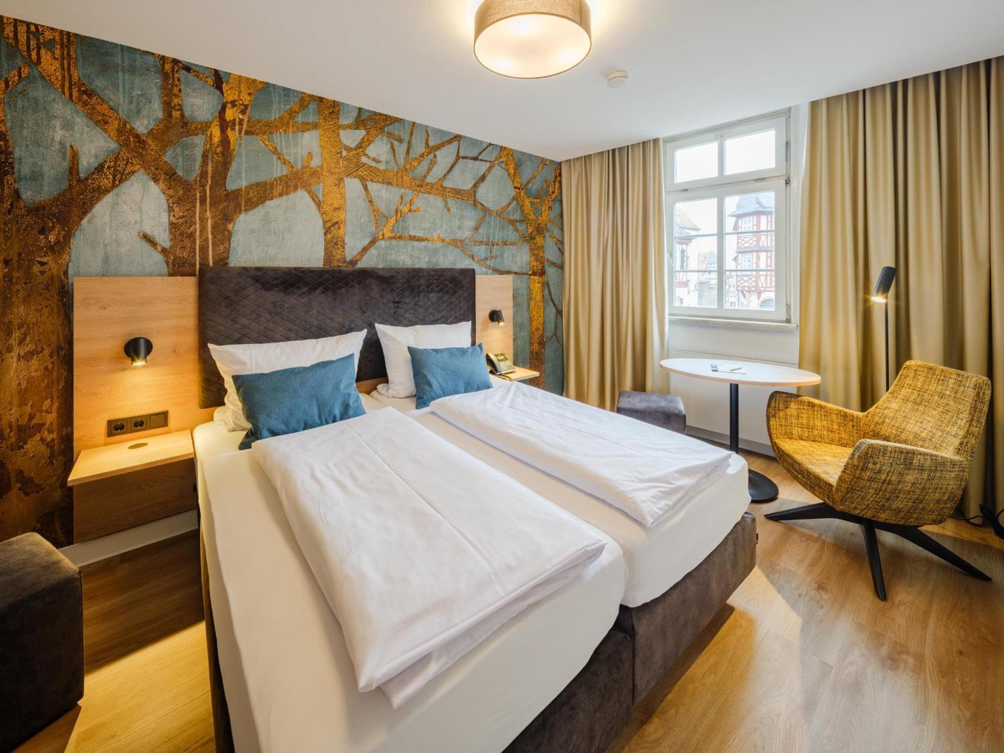 Hotel Restaurant Goldener Engel Heppenheim  Экстерьер фото